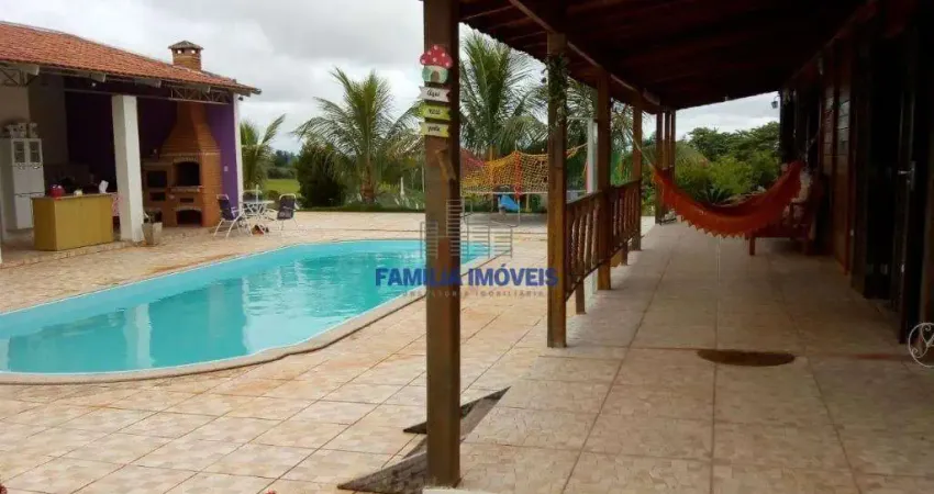 Casa com 3 quartos à venda na Letícia Manna Gervásio, --, Chácara de Recreio Letícia II (Padre Nóbrega), Marília