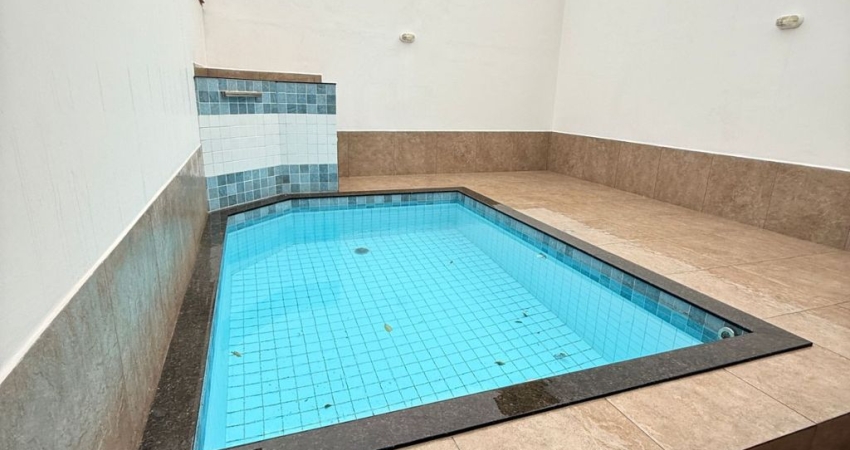 Linda casa nova com piscina – 300 metros da praia!