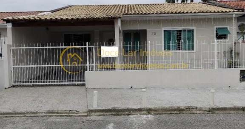 Casa para Venda em Palhoça, Madri, 3 dormitórios, 1 suíte, 2 banheiros, 2 vagas