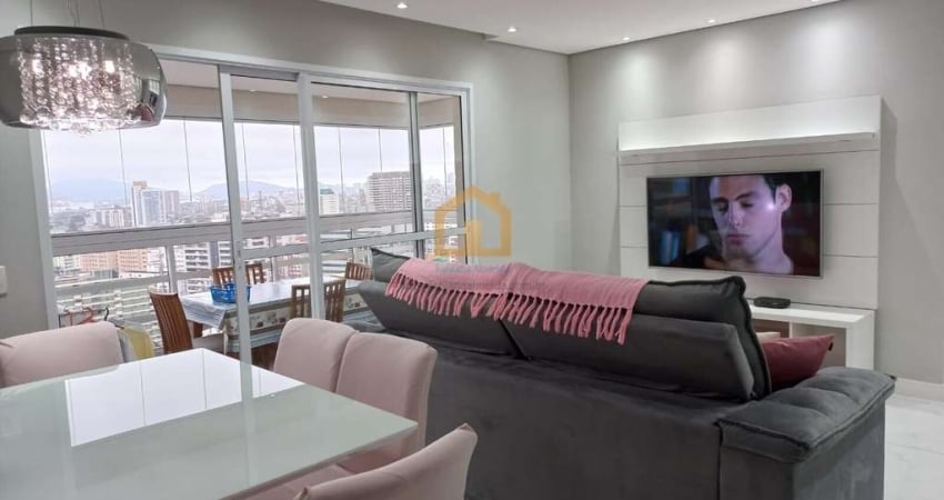 Apartamento Padrão, 3 quartos com 2 suítes e um lavabo.