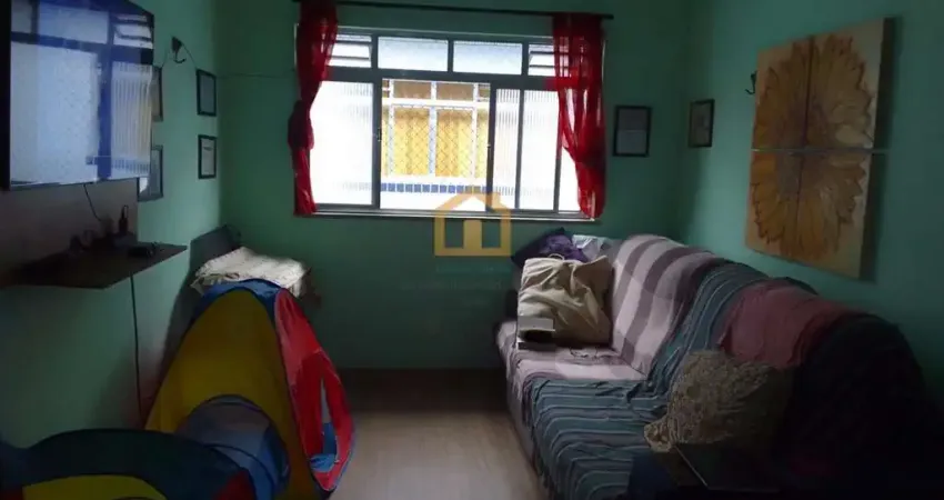 Apartamento Padrão,  02 Dormitórios amplos com armários embutidos.