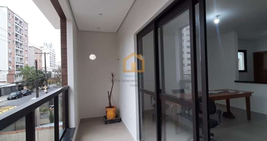Casa Sobreposta, imóvel contempla 02 Dormitórios, ambos com Suíte, Lavabo, Sala, Varanda Gourmet.