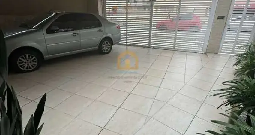 Casa à Venda em Santos sendo três dormitórios sendo uma suíte duas vagas de garagem casa térrea e isolada no Bairro Marapé