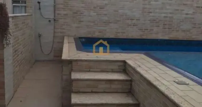 Sobrado com 3 quartos sendo 2 suíte e piscina  - Marapé - Santos/SP