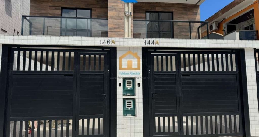 Casa Sobreposta Baixa - 3 Dormitórios, 1 suíte privativa + 2 suítes americanas.