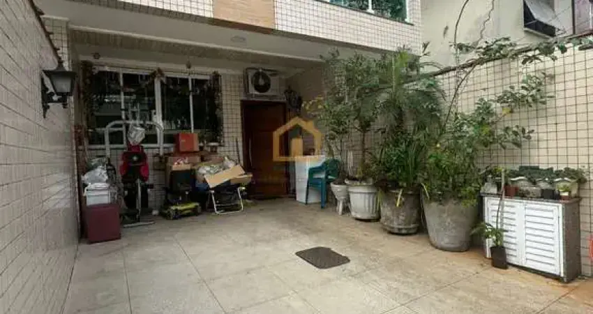 Casa Térrea à Venda – 4 Quartos | 3 Suítes | Quintal Amplo | 2 Vagas