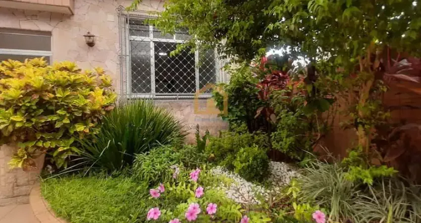Casa Térrea Bem Conservada – Bairro Marapé, Santos/SP