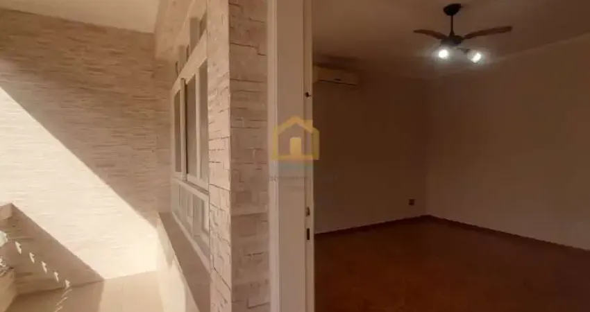 Casa Sobreposta Alta - Próximo a Ana Costa - Santos/SP.