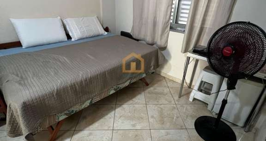 Kitnet bem conservado, no Bairro Ponta da Praia, em Santos.