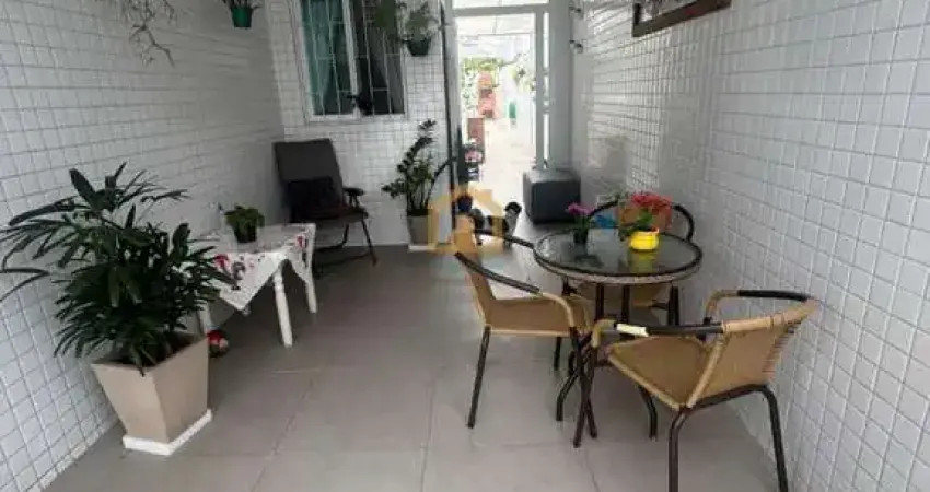 Casa térrea à venda – 3 dormitórios (1 suíte) casa com quintal e churrasqueira– bairro marapé, santos/sp