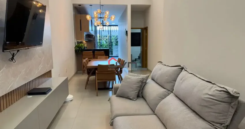 Casa no bairro novo mundo, com 03 quartos planejados e cozinha gourmet completa.