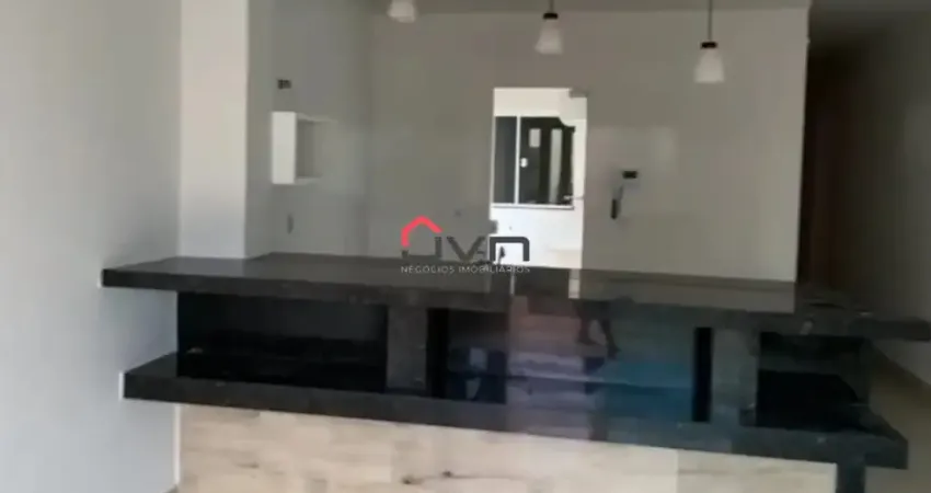 Casa no bairro novo mundo, com 02 quartos e cozinha planejada.