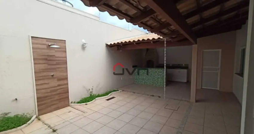 Casa no bairro nossa sra. aparecida, com 03 quartos e varanda gourmet.