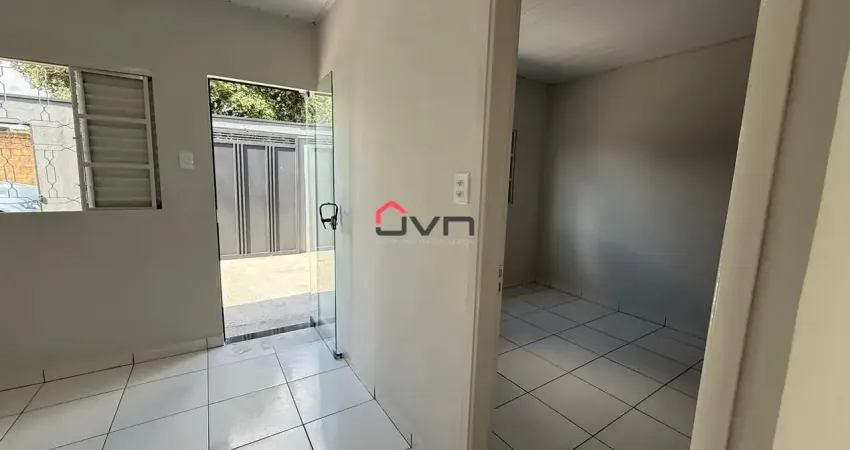 Casa com 2 quartos à venda na Rua Izaias Gabriel dos Santos, 175, Tocantins, Uberlândia