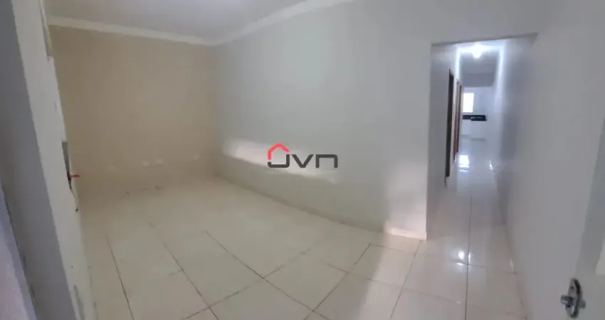 Excelente casa no bairro novo mundo com 02 quartos e cozinha planejada.