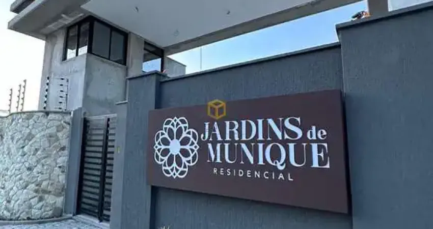 Casa em condomínio à venda em excelente localização no Aquiraz.