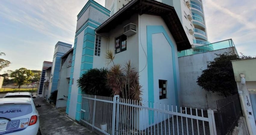 Casa comercial com 1 sala para alugar no Centro, Jaraguá do Sul 