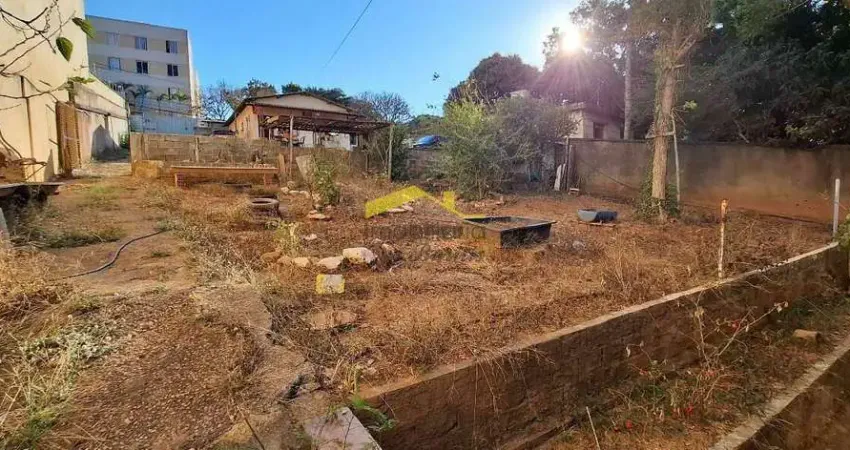 Casa à venda na Rua das Canoas, 995, Betânia, Belo Horizonte