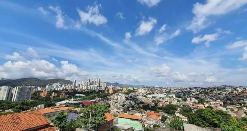 Casa com 3 quartos à venda na Rua Jacinto Ferreira, 345, Havaí, Belo Horizonte