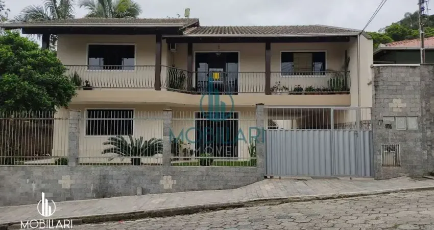 Casa de 2 andares com 210 m² e piscina no bairro fortaleza, blumenau/sc