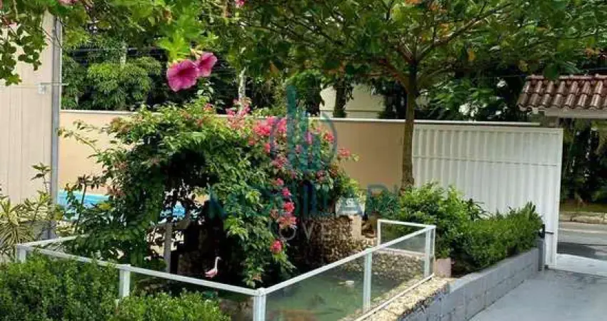 Casa com 2 dormitórios, jardim encantador e espaço para festas, it. norte