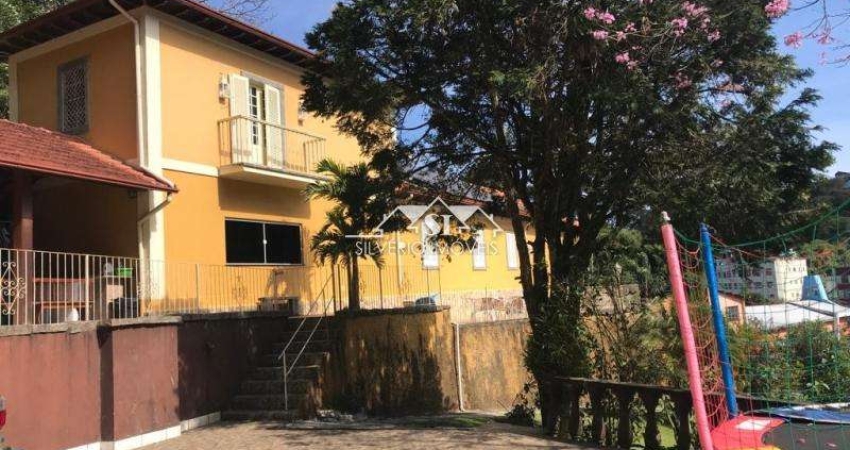 Casa- Petrópolis, Castelânea