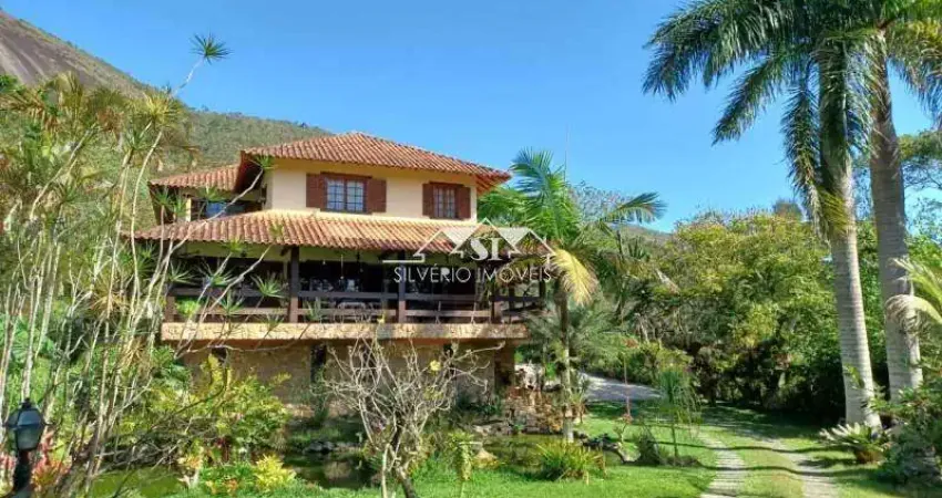 Casa em condomínio fechado com 3 quartos à venda no Samambaia, Petrópolis 