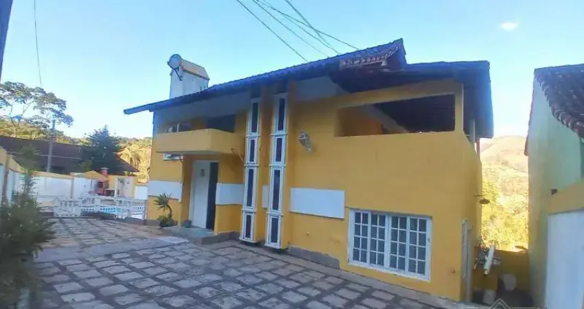 Casa em condomínio fechado com 3 quartos à venda no Carangola, Petrópolis 