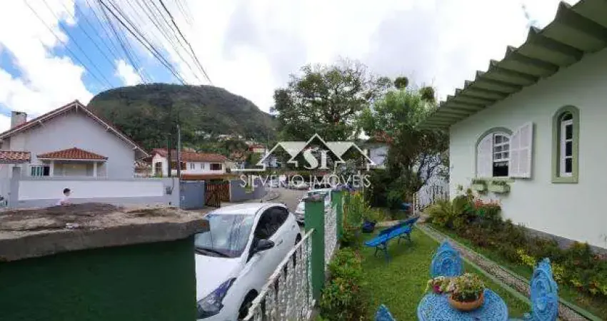 Casa em condomínio fechado com 3 quartos à venda no Quitandinha, Petrópolis