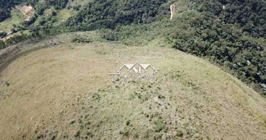 Terreno à venda no Nogueira, Petrópolis 