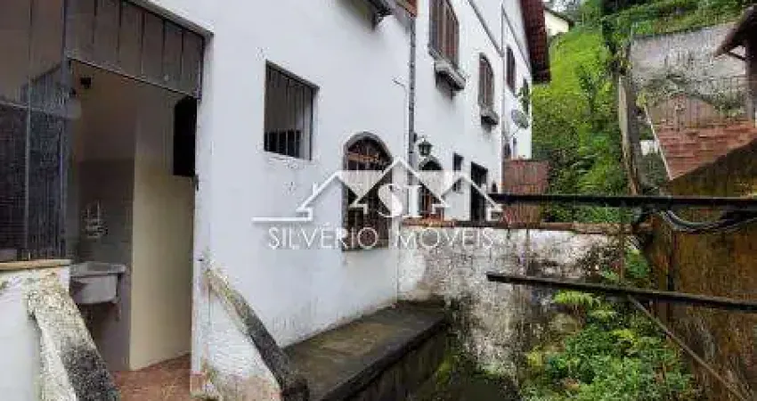 Casa com 3 quartos à venda no Castelanea, Petrópolis