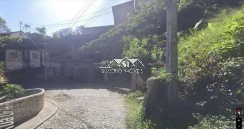 Terreno à venda no Castelanea, Petrópolis 