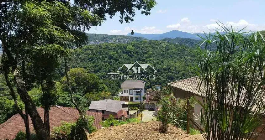 Terreno à venda no Castelanea, Petrópolis 