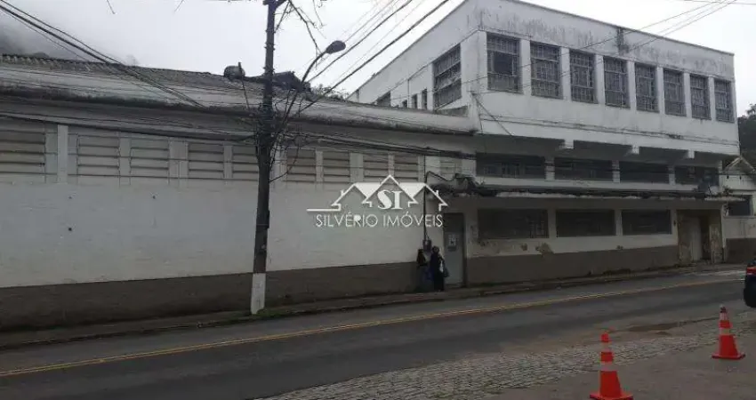 Barracão / Galpão / Depósito para alugar no Castelanea, Petrópolis