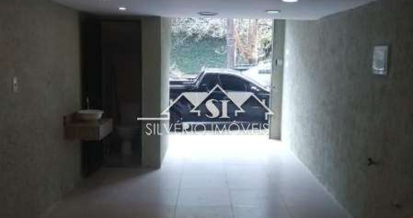 Ponto comercial para alugar no Bingen, Petrópolis 