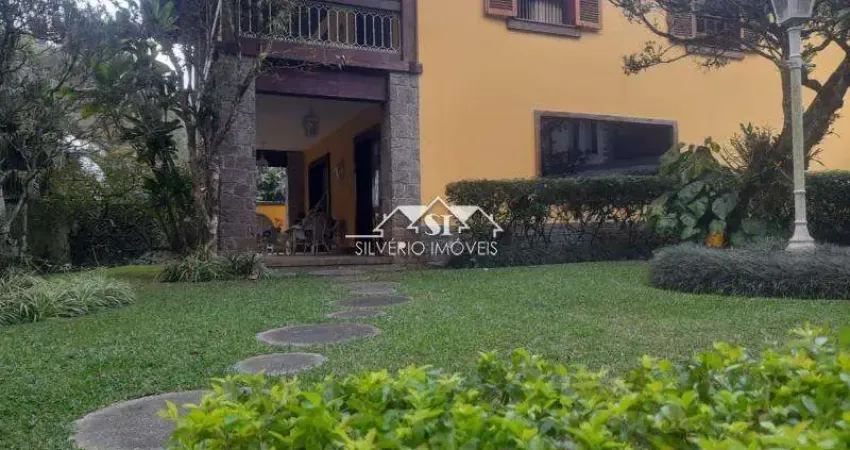 Casa- Petrópolis, Centro