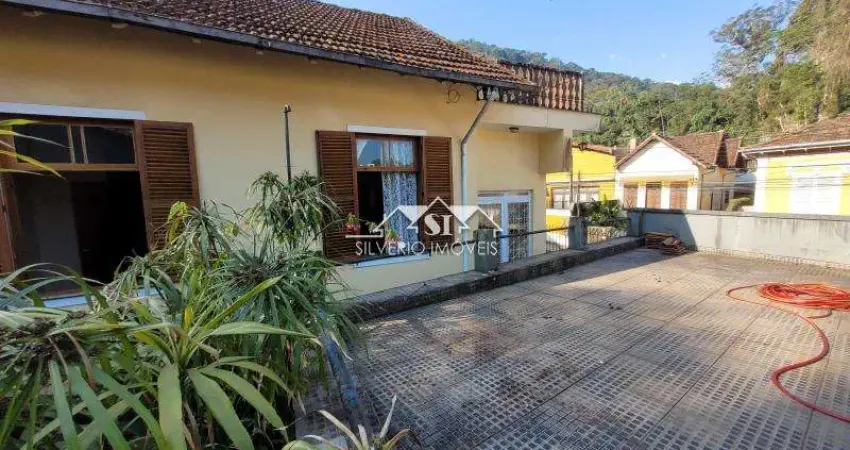 Casa- Petrópolis, Centro