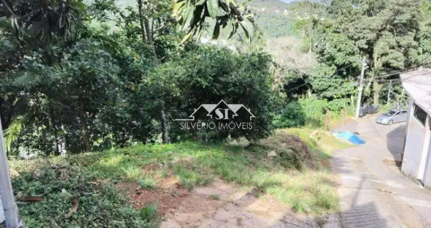 Terreno à venda no Mosela, Petrópolis 