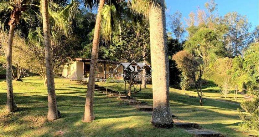 Casa- Petrópolis, Araras