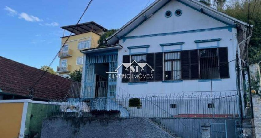 Casa- Petrópolis, Centro