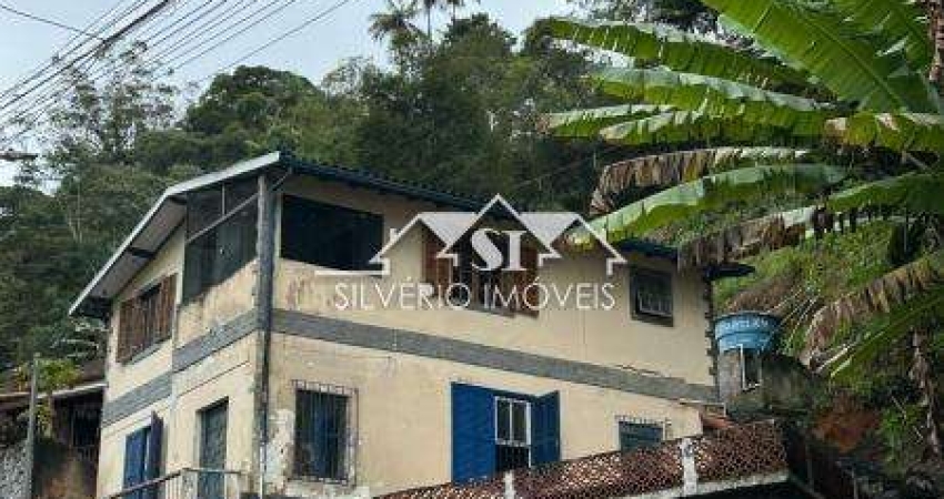 Casa com 2 quartos para alugar no Mosela, Petrópolis 