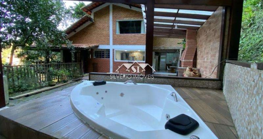 Casa com 4 quartos para alugar em Itaipava, Petrópolis 