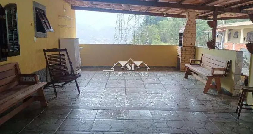 Casa com 3 quartos para alugar no Itamarati, Petrópolis