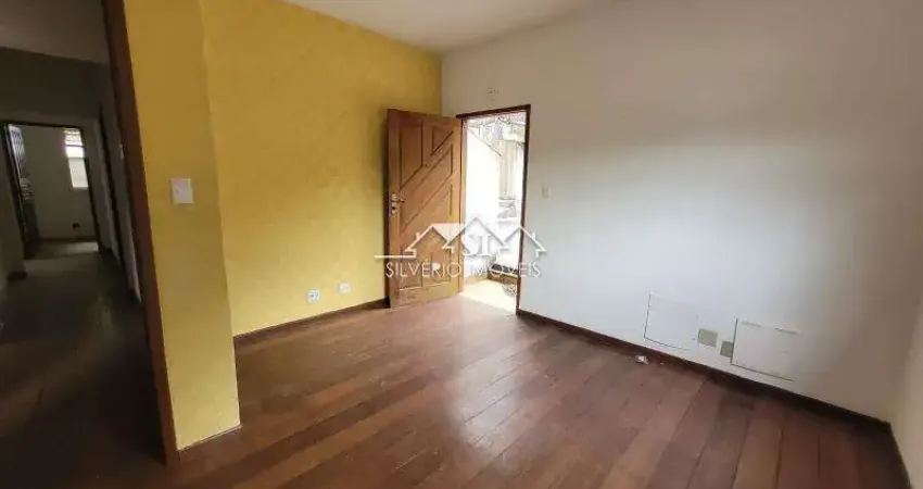 Casa com 3 quartos para alugar no Mosela, Petrópolis 