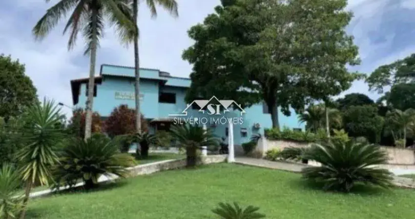 Casa com 26 quartos à venda no Centro, Vassouras