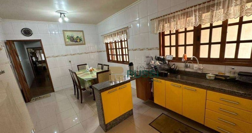 Sobrado com 3 dormitórios à venda, 132 m² por R$ 800.000,00 - Loteamento Residencial Vista Linda - São José dos Campos/SP