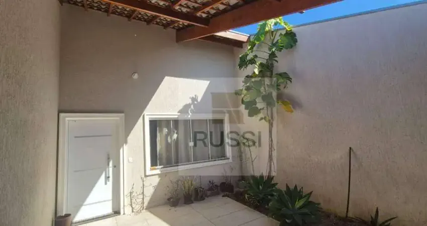 Casa à venda com 120m², 3 dormitórios, sendo 1 suíte, localizada na Vila Pinheiro, em Jacareí.