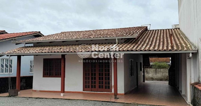 Casa à Venda ótima localização, próxima a prefeitura, Centro, Balneário Barra do Sul, SC