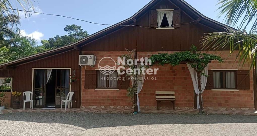Linda chácara  à venda, pinheiros, a 800 metros da lagoa , com uma área total de 4028m², Balneário