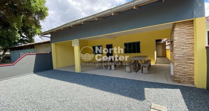 Casa de Laje no Centro – A 180 Metros da Praia à venda, Bairro Centro, Balneário Barra do Sul, SC